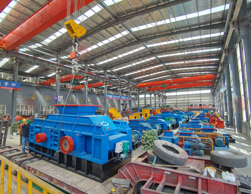 河南時(shí)產(chǎn)200噸對(duì)輥制砂機(jī)多少錢一臺(tái)？