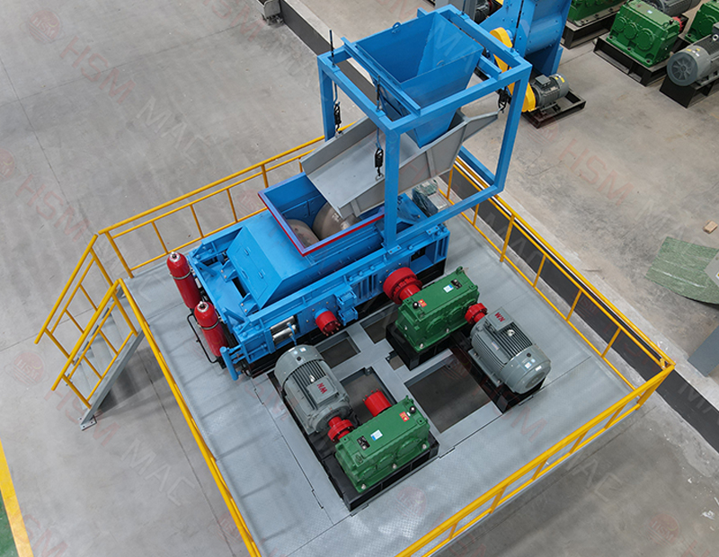 鐵礦石破碎機(jī)，鐵礦石對(duì)輥破碎機(jī)價(jià)格，大型液壓對(duì)輥破碎機(jī)1